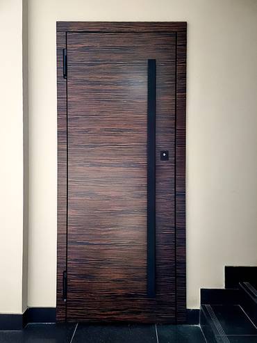 Дверь МДФ с длинными ручками